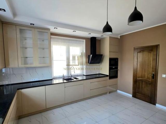 Dom 332 m², Brzoza