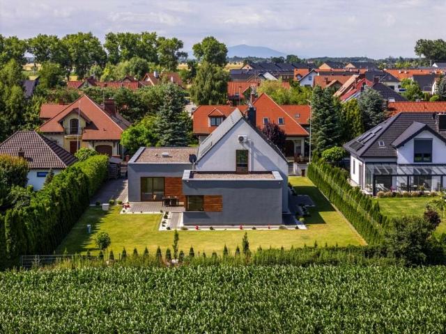 Dom 342 m², Smolec