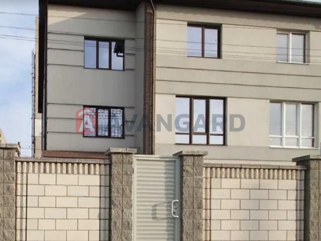 дом 360 m2 Соборный Жовтневый