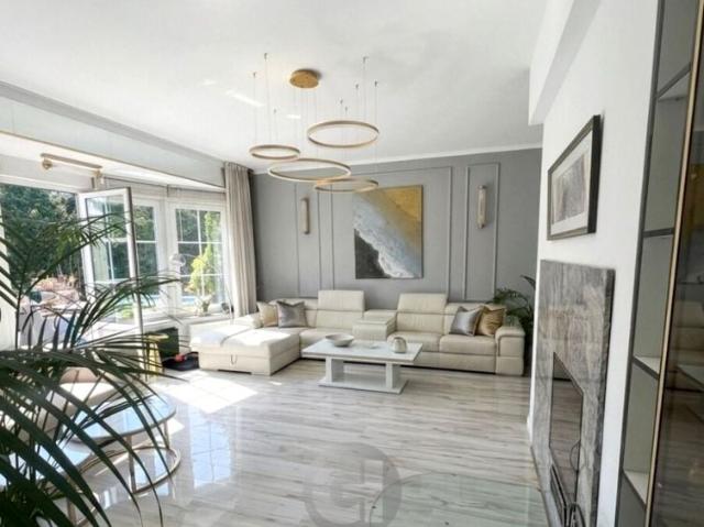 Dom 383 m², Chwalęcice