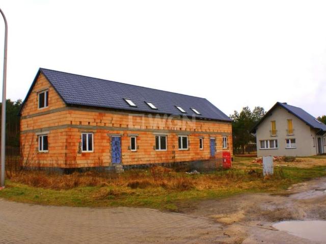 Dom 400 m2 w Tarnówku z dużym potencjałem i pięknym otoczeniem