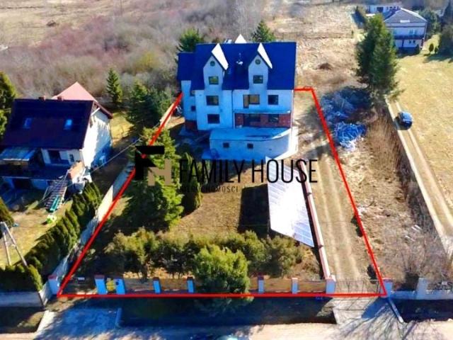 158904 500 m², Chęciny