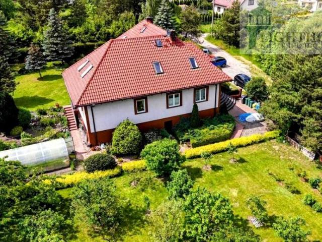Dom 587 m², Trąbki Wielkie