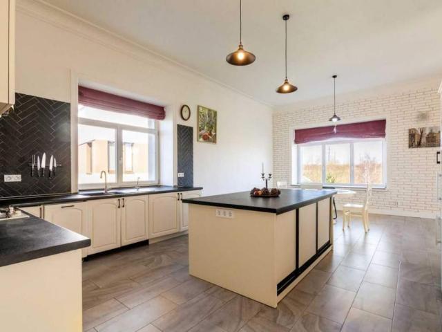 дом 590 m2 Зубра