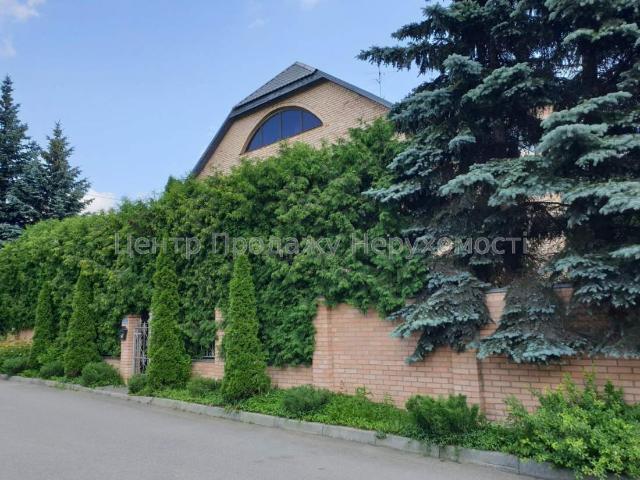 дом 600 m2 Город и пригород