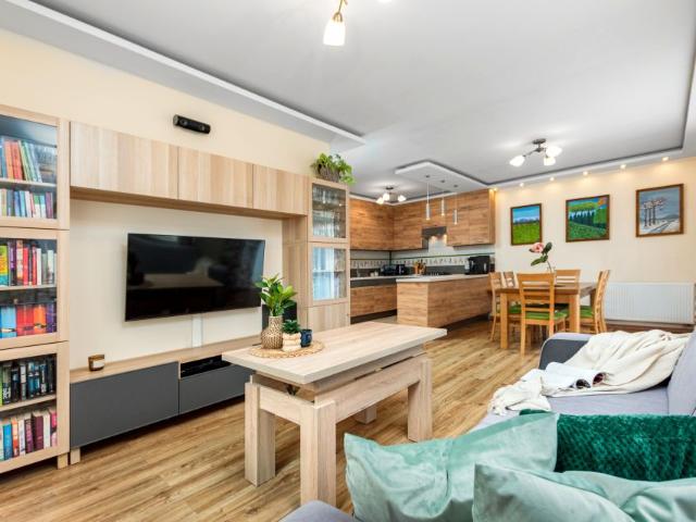Dom 75 m², Marki