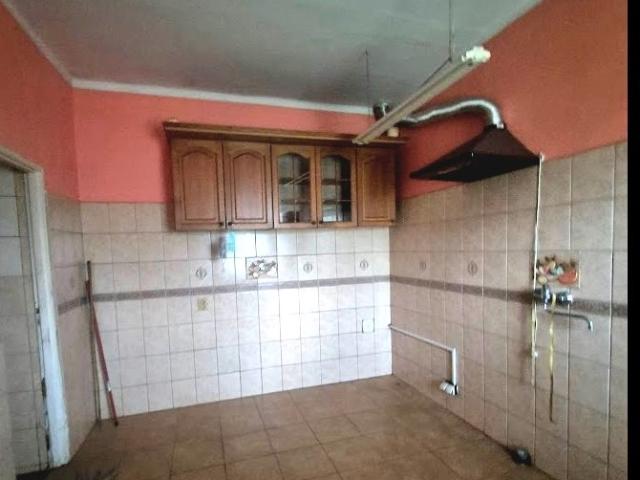Dom 80 m² z ogrodem i budynkiem gospodarczym