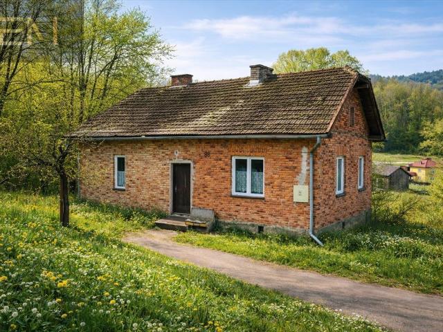Dom 90 m2 z potencjałem, budynek gospodarczy, spokojna okolica