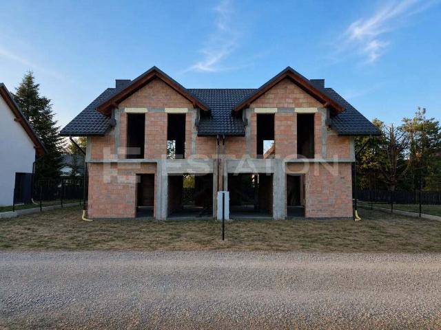 Dom bliźniaczy 115 m2 z pełnymi mediami i ogrodem