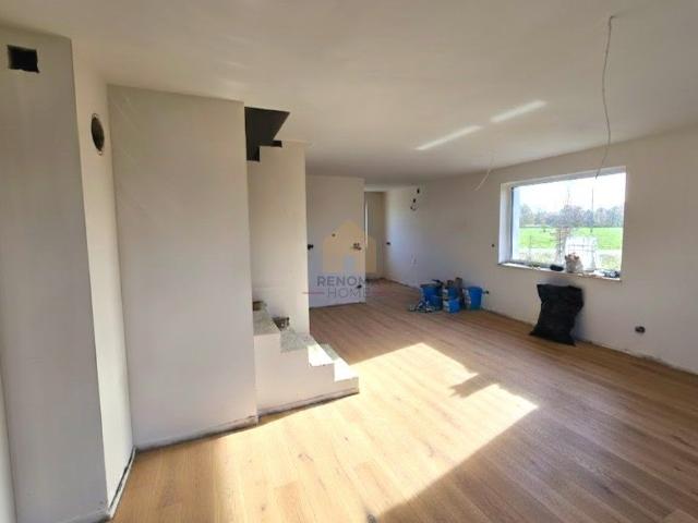 Dom bliźniak z wysokim poddaszem i ogrodem 500 m²
