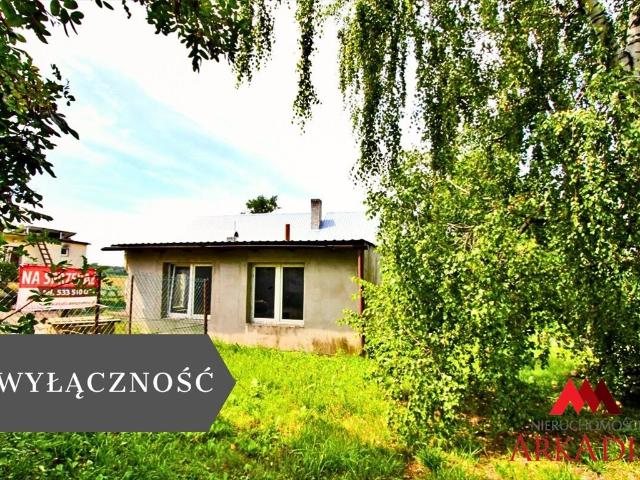 Dom do remontu 59 m2 z kominkiem i dużą działką 615 m2