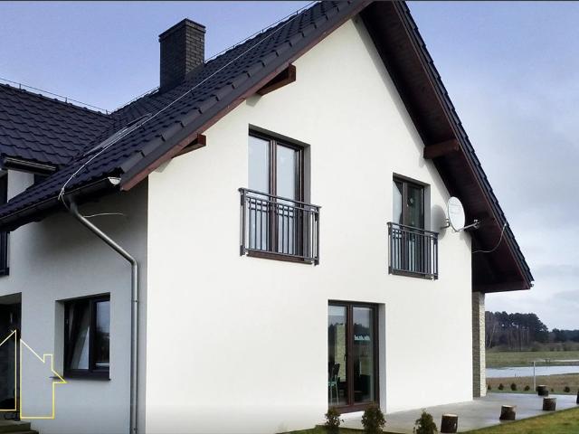 Dom deweloperski z garażem i dużą działką 970 m2