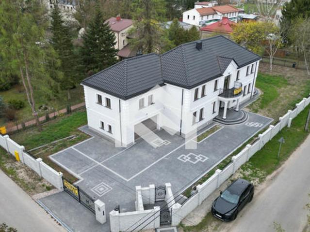 Dom Konstancin Jeziorna Chylice, Przyjacielska