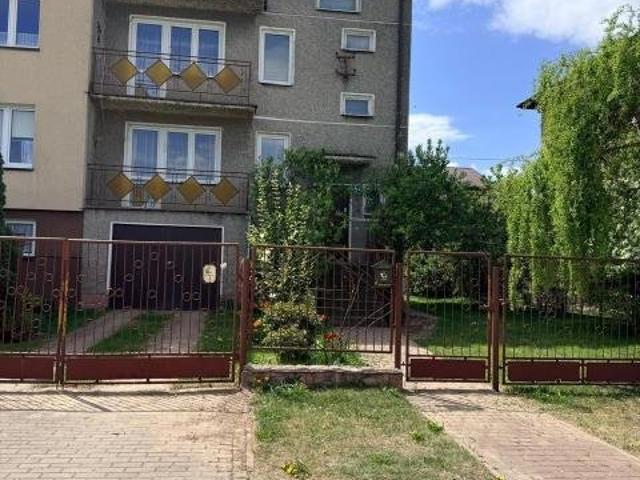 Na sprzedaż dom murowany 77 m² z garażem i wysokim poddaszem