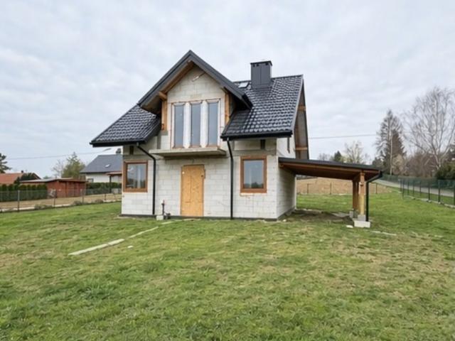 Dom na dużej działce 20 arów, surowy zamknięty, ogrzewanie podłogowe