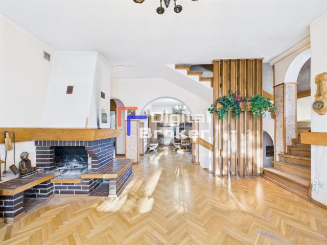Dom na sprzedaż 5 pokoi Łódź Bałuty, 240 m2, działka 690 m2