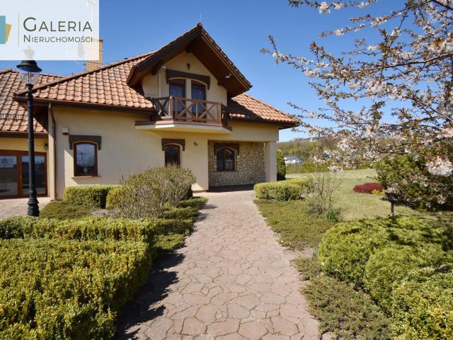 Dom na sprzedaż 5 pokoi elbląski, 250 m2, działka 3176 m2