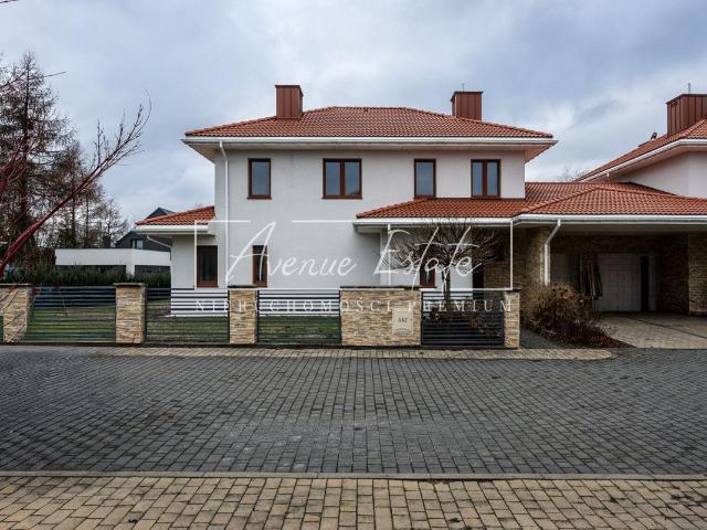 Dom na sprzedaż 5 pokoi piaseczyński, 218 m2, działka 512 m2