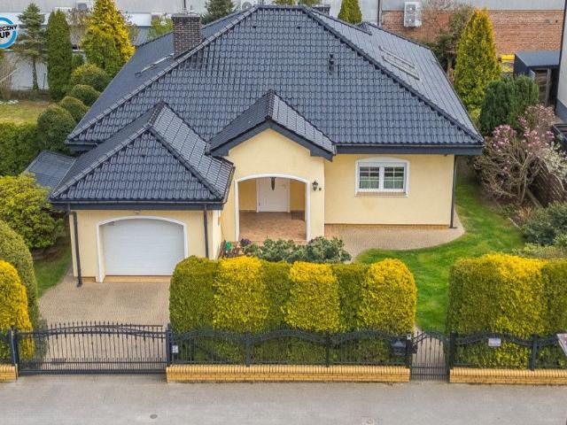 Dom na sprzedaż 5 pokoi Rumia, 162 m2, działka 611 m2