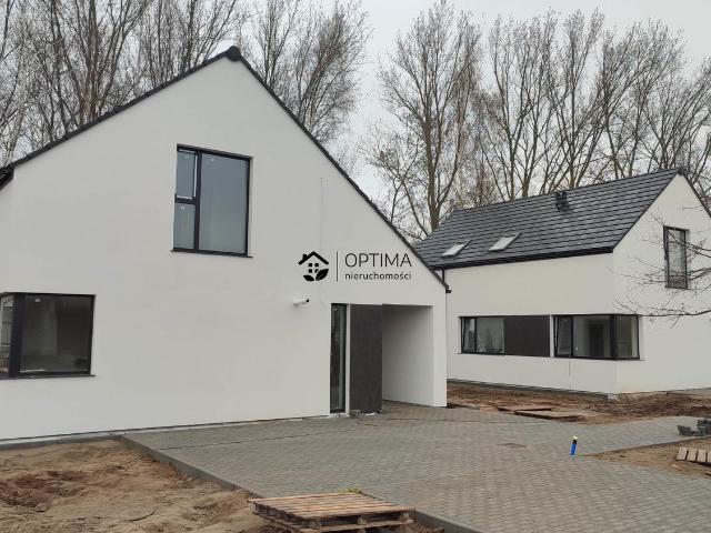 Dom na sprzedaż 5 pokoi Trzebiatów, 125 m2