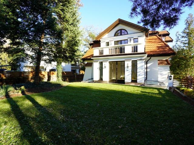Dom na sprzedaż 6 pokoi Łomianki, 400 m2, działka 644 m2