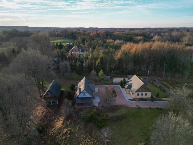 Dom na sprzedaż 6 pokoi bytowski, 300 m2, działka 50000 m2