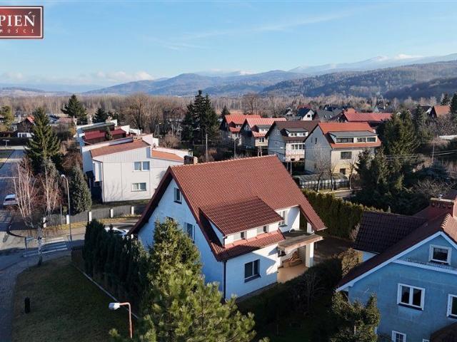 Dom na sprzedaż 6 pokoi Jelenia Góra, 217,22 m2, działka 410 m2