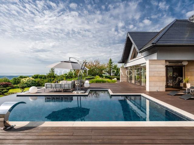 Dom na sprzedaż 6 pokoi krakowski, 650 m2, działka 7153 m2