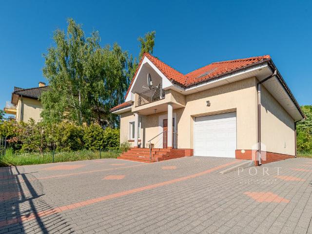 Dom na sprzedaż 6 pokoi Reda, 156,46 m2, działka 802 m2