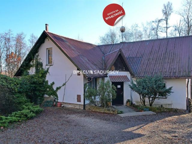 Dom na sprzedaż 6 pokoi wielicki, 250 m2, działka 7316 m2