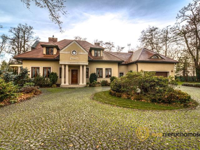 Dom na sprzedaż 6 pokoi wrocławski, 480 m2, działka 9300 m2