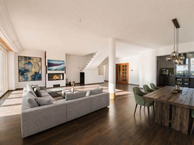Dom na sprzedaż 6 pokoi zgierski, 236 m2, działka 1600 m2