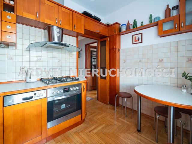 Dom na sprzedaż 7 pokoi Białystok, 306 m2, działka 515 m2