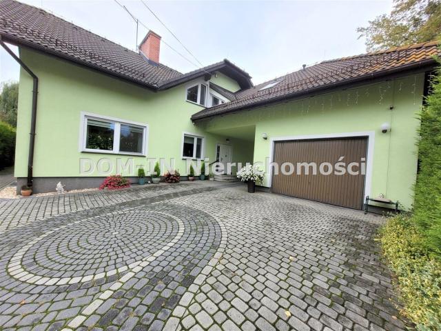 Dom na sprzedaż 7 pokoi Strumień, 359 m2, działka 1094 m2