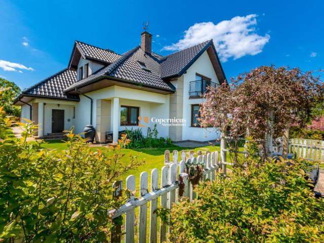 Dom na sprzedaż 7 pokoi toruński, 376,80 m2, działka 3711 m2