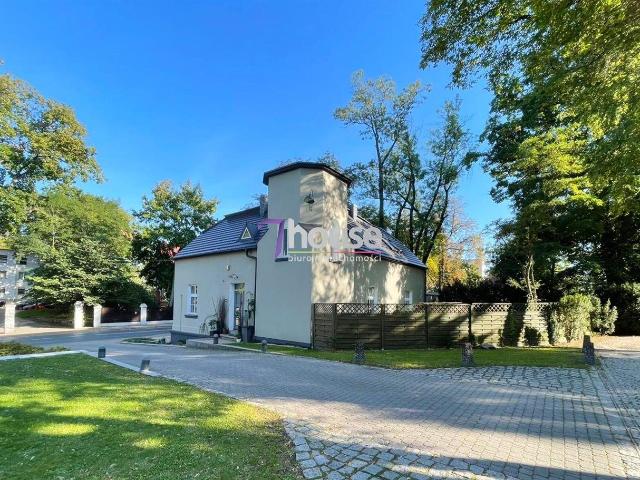 Dom na sprzedaż 8 pokoi Lubliniec, 256 m2, działka 285 m2