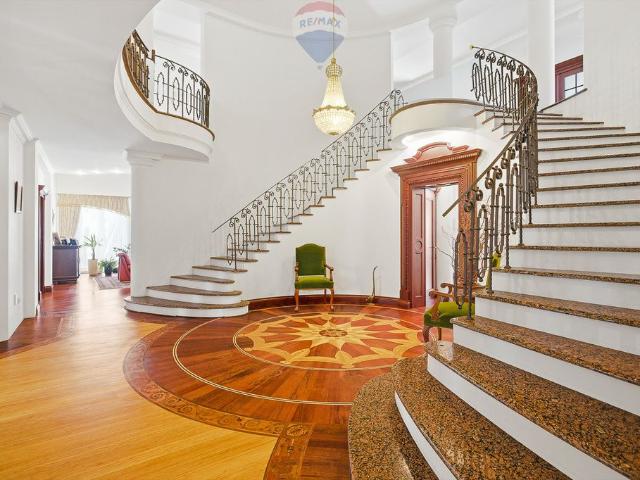 Dom na sprzedaż 8 pokoi pabianicki, 771 m2, działka 11928 m2