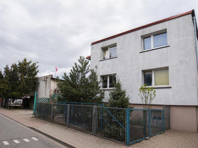Dom na sprzedaż 10 pokoi wrocławski, 200 m2, działka 520 m2