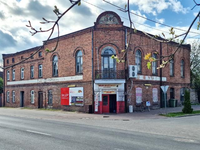 Dom na sprzedaż, Szkolna