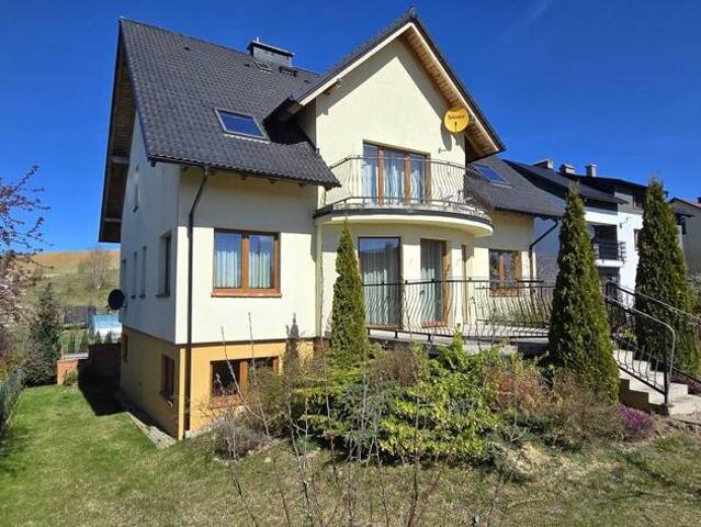 Dom na sprzedaż w Chmielnie, 265 m2, spokojne osiedle