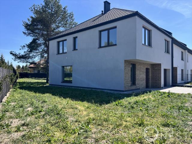 Do sprzedania dom skrajny 166 m² z dużym ogrodem w Solcu