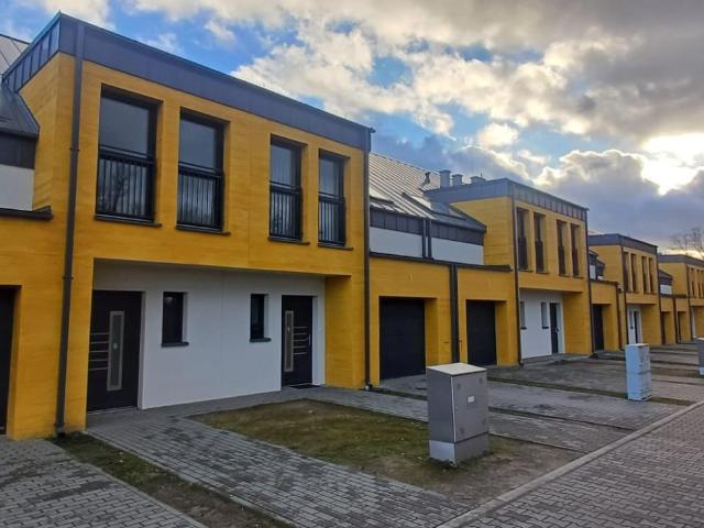 Dom szeregowy 142 m2, wysoki standard, garaż, 4 sypialnie