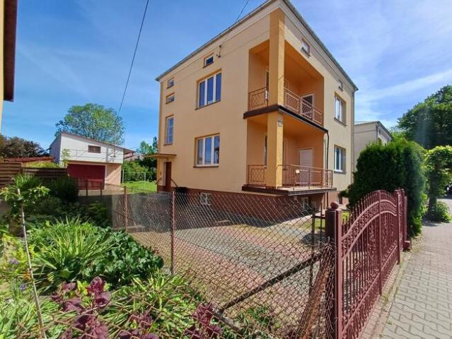 Dom piętrowy 250 m² w Opolu Lubelskim na sprzedaż