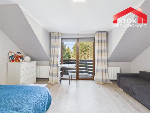 Dom w lesie z tarasem i 6 pokoi, 194 m²