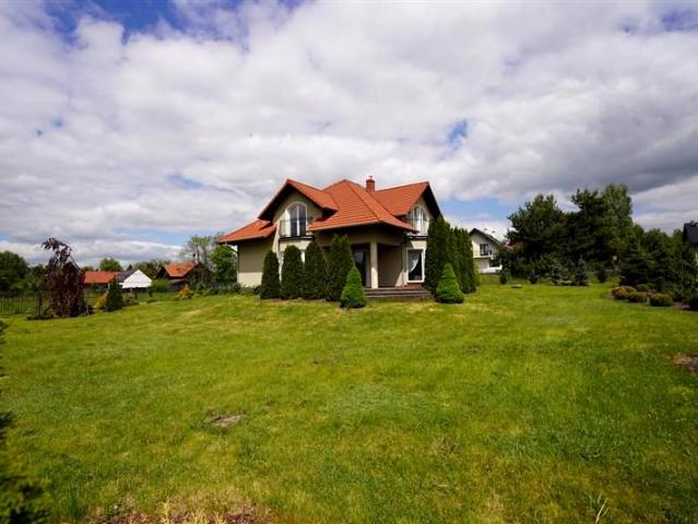 DOM W PARKU SZCZYTNICKIM ul. WRÓBLEWSKIEGO 305 m², Wisznia Mała