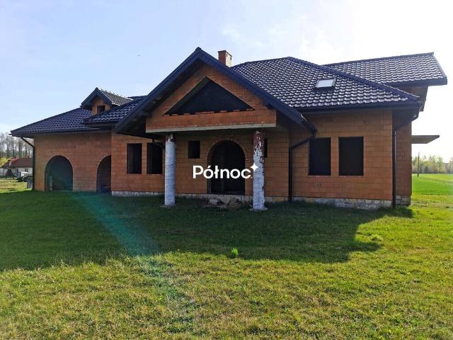 Dom w stanie surowym z dużą działką i widokiem na zachód