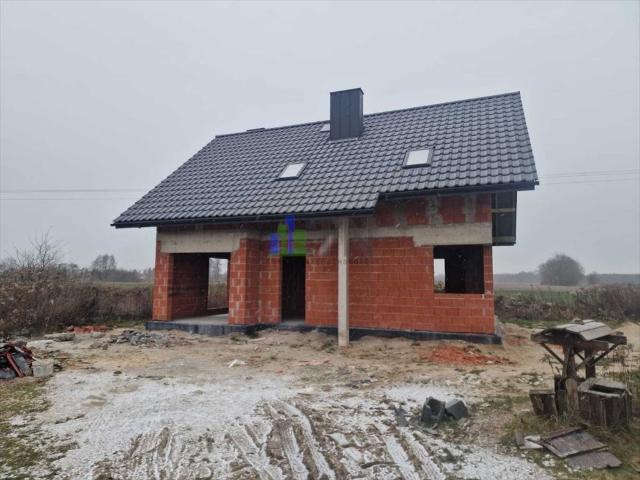 Dom wolnostojący z dużą działką, garaż i poddasze