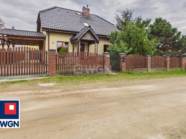 Dom wolnostojący 110 m2 z dużą działką 719 m2 w Pardalinie