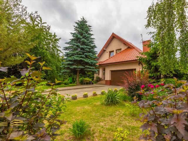 Dom wolnostojący 289 m2 z garażem i tarasem