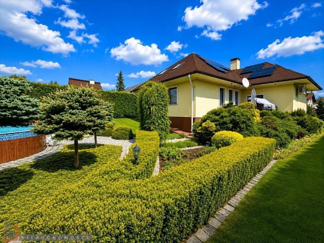 Dom wolnostojący 227 m² z basenem i klimatyzacją polecam!